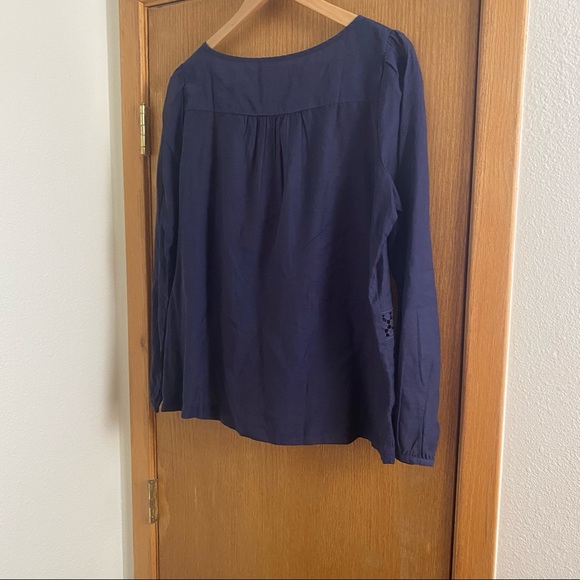 LOFT • Sheer Pleated Peasant Top Cutout Detail - L - Picture 15 of 16